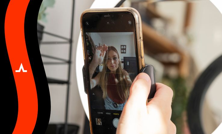 Behind the scenes su TikTok quanta trasparenza vuole davvero il pubblico (e quanta è troppa)